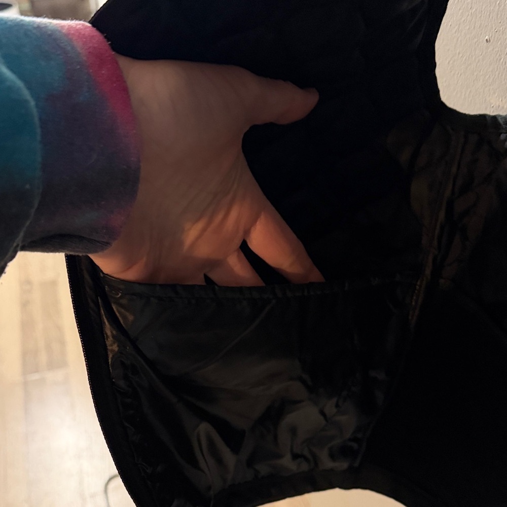 Nike Running Aerolayer Black Quilted Vest - Picture 5 of 5